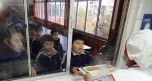 Cerca de mil estudiantes beneficiados: Junaeb Araucanía entrega alimentación durante las vacaciones de invierno