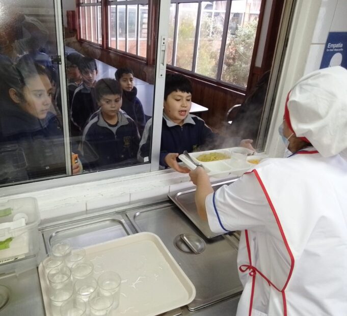 Cerca de mil estudiantes beneficiados: Junaeb Araucanía entrega alimentación durante las vacaciones de invierno