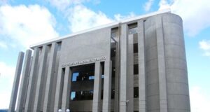 Expulsión queda firme: corte respalda sanción contra alumno que ingresó pistola de balines a liceo de Pucón