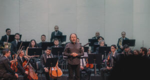 Orquesta Filarmónica de Temuco llevará las canciones de Joaquín Sabina al formato sinfónico