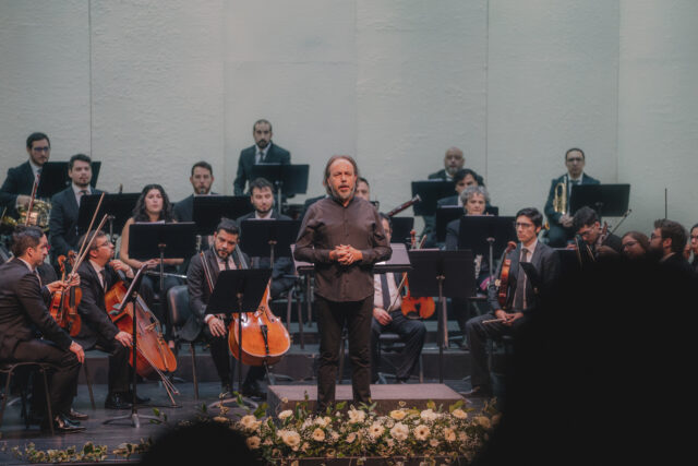 Orquesta Filarmónica de Temuco llevará las canciones de Joaquín Sabina al formato sinfónico