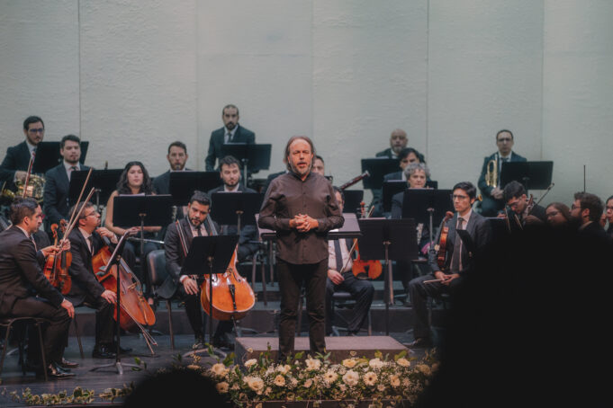 Orquesta Filarmónica de Temuco llevará las canciones de Joaquín Sabina al formato sinfónico