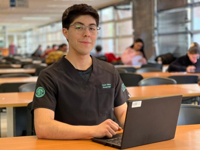 Estudiante de Kinesiología de UST Temuco publica investigación científica sobre calidad de vida en personas mayores con EPOC