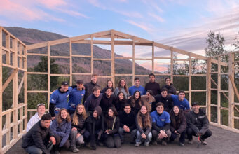 Coordinación de estudiantes universitarios y Municipio de Pucón levantan anhelada sede social en Lefincul