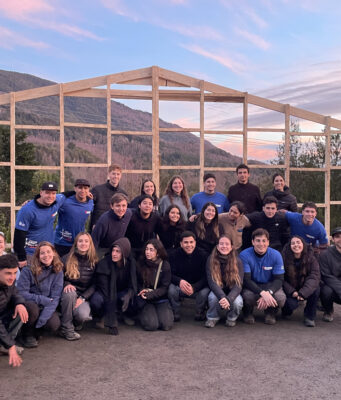 Coordinación de estudiantes universitarios y Municipio de Pucón levantan anhelada sede social en Lefincul