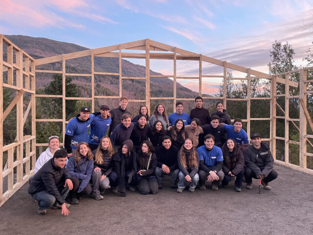 Coordinación de estudiantes universitarios y Municipio de Pucón levantan anhelada sede social en Lefincul