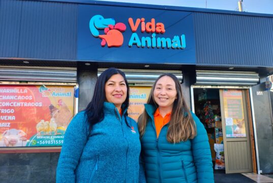 Con esfuerzo, dedicación y amor por los animales: joven familia apuesta por emprender en Pitrufquén con «Vida Animal»