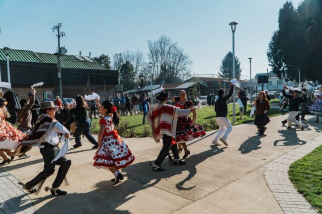 Freire celebró por primera vez el día nacional del cuequero y la cuequera con una gran fiesta de la chilenidad