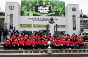 Alumnos de la escuela oficial de Colo Colo en Pitrufquén celebraron su aniversario con inolvidable gira al estadio monumental