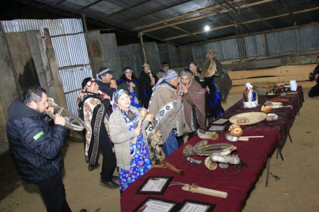 Comunidad mapuche de Ranquilco Alto de Nueva Imperial finaliza curso de «Instrumentación Mapuche» con instrumentos creados con materiales ancestrales