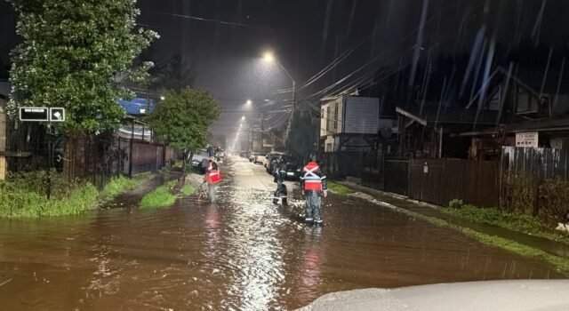 Entre inundaciones y caminos afectados: así enfrentó Villarrica una intensa noche de lluvias