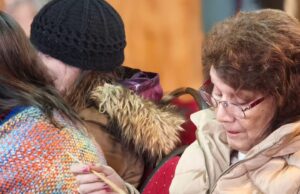 Municipalidad de Pitrufquén fortalece taller de Artesanía con entrega de materiales