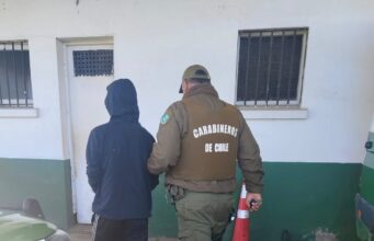 Carabineros de la Tenencia Gorbea detiene a hombre con orden vigente por estafa