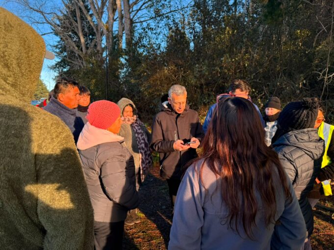 Movilización ciudadana y gestión municipal permitieron inicio de trabajos de reposición de luz en sector costa de Pitrufquén