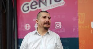 La revancha del «Tío Dufty»: la fiebre mundialera llenó de vida una perfumería golpeada por los robos en Pitrufquén