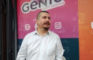 La revancha del «Tío Dufty»: la fiebre mundialera llenó de vida una perfumería golpeada por los robos en Pitrufquén