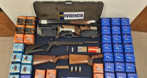 Foto de menor manipulando una escopeta en redes sociales destapó investigación en Perquenco: una mujer fue detenida