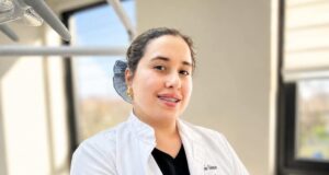 Odontóloga de Pitrufquén impulsa educación en salud bucal desde los micrófonos de radio Universal