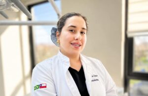 Odontóloga de Pitrufquén impulsa educación en salud bucal desde los micrófonos de radio Universal