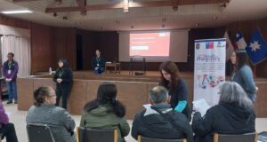 Líderes de organizaciones de personas mayores participaron en jornada de capacitación sobre programas de atención en Freire
