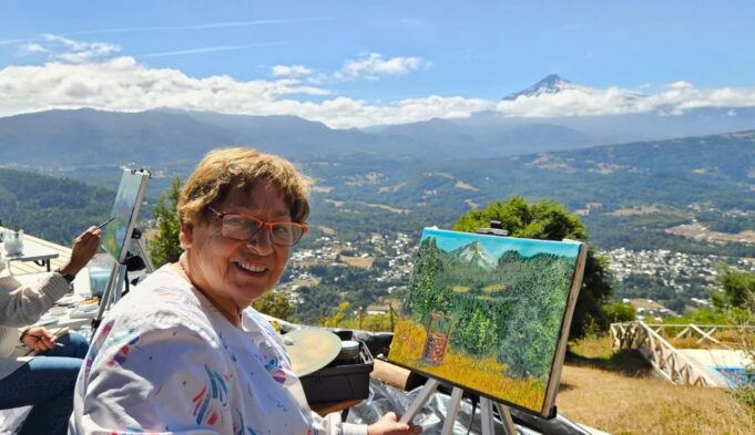 El arte llega donde casi no llega nada: lanzan taller gratuito para adultos mayores rurales de Villarrica