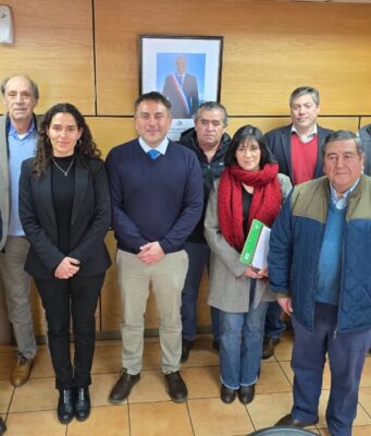 Ministerio de transportes y operadores firman acuerdo que garantiza la continuidad del transporte público en Villarrica