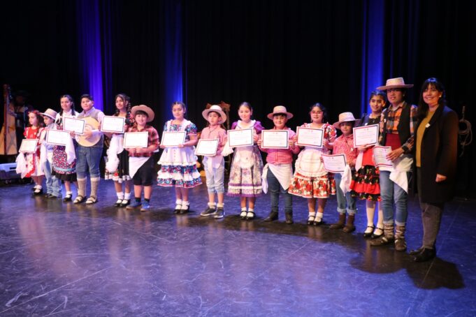 ¡Que viva la cueca! más de 40 parejas hicieron bailar a Villarrica al ritmo de la tradición
