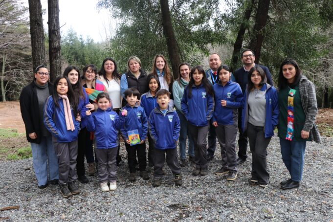 Subsecretaria de ciencia visitó la escuela Manantial de Relún en Villarrica y destacó su trabajo en educación científica desde las primeras edades