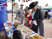 ¡Septiembre llega con todo a Pitrufquén! Jornada familiar reunirá gastronomía, juegos típicos y música en vivo en la plaza de Armas