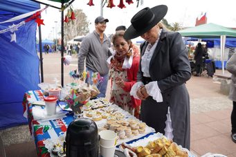 ¡Septiembre llega con todo a Pitrufquén! Jornada familiar reunirá gastronomía, juegos típicos y música en vivo en la plaza de Armas