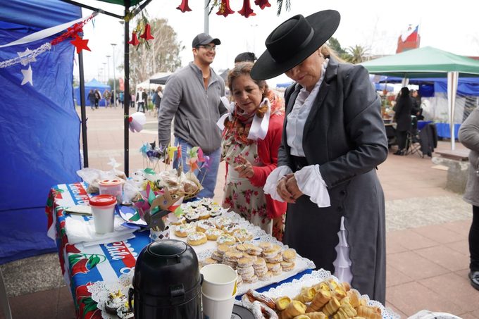 ¡Septiembre llega con todo a Pitrufquén! Jornada familiar reunirá gastronomía, juegos típicos y música en vivo en la plaza de Armas