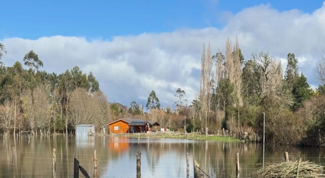 Más de 500 personas permanecen aisladas en Teodoro Schmidt por inundaciones