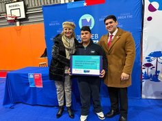 ¡Pitrufquén se conecta! 143 estudiantes de séptimo básico reciben notebooks de la Beca TIC 2026 para enfrentar el mundo digital