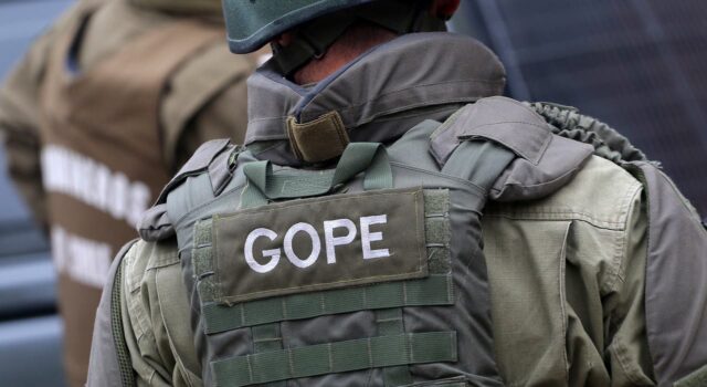 Correo con amenaza de bomba provoca evacuación de colegio en Temuco y deja a un adolescente detenido