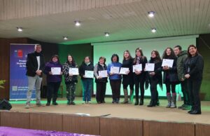 Mujeres jefas de hogar de Freire reciben certificación tras completar su proceso formativo