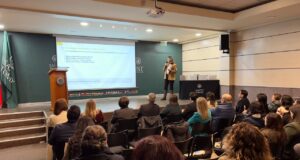 Santo Tomás Temuco reúne a orientadores de establecimientos para abordar desafíos de la salud mental y nuevas tecnologías en seminario con expertos en psicología y neurociencias