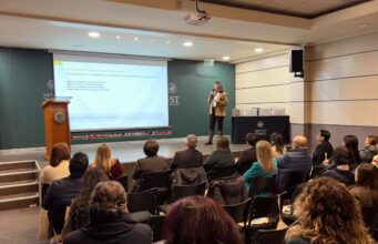 Santo Tomás Temuco reúne a orientadores de establecimientos para abordar desafíos de la salud mental y nuevas tecnologías en seminario con expertos en psicología y neurociencias