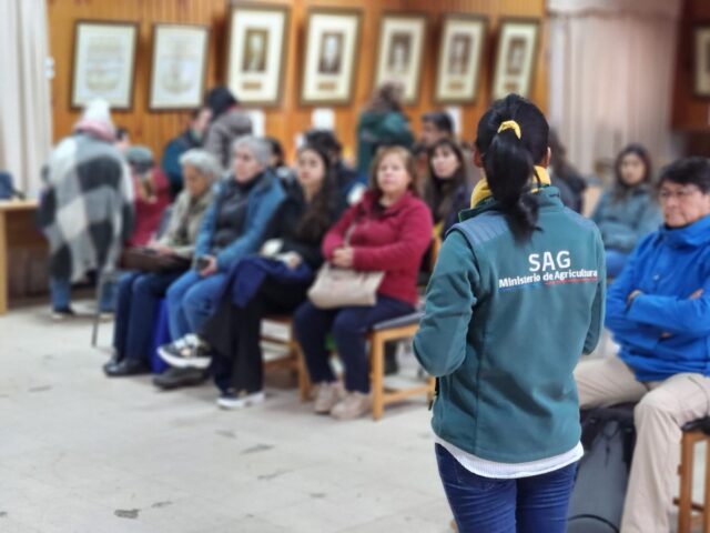 Agricultores de Freire participaron en jornada sobre comercio de semillas y uso responsable de plaguicidas