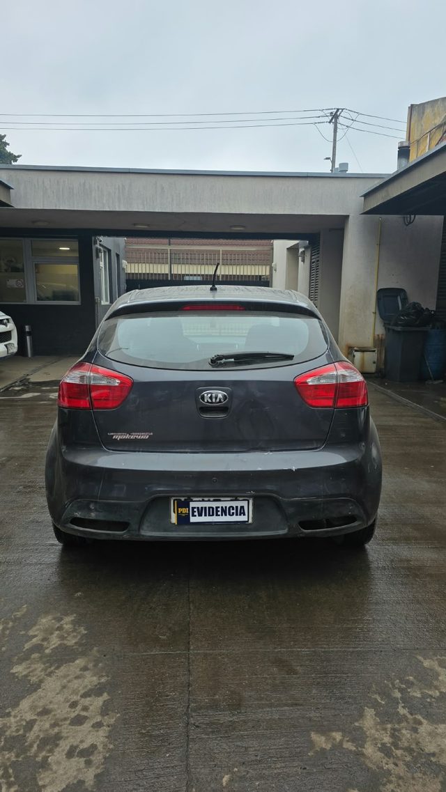 Andaban en un auto robado y terminaron detenidos: PDI recuperó vehículo en pleno centro de Angol