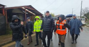 Ministro Ivan Poduje lidera despliegue en la Región de La Araucanía para coordinar soluciones habitacionales tras el temporal