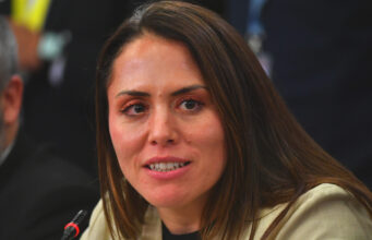 Natalia Duco renuncia al ministerio del deporte tras polémica por uso de vehículo fiscal