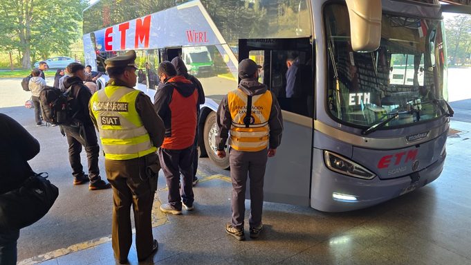 Refuerzan controles a buses interurbanos por fiestas patrias y realizan alcotest a conductores en Temuco