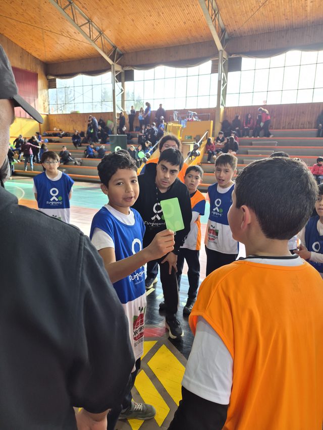 A través del deporte: Dos escuelas de Cunco fortalecen la convivencia escolar de la mano de Fútbol Más y Hortifrut