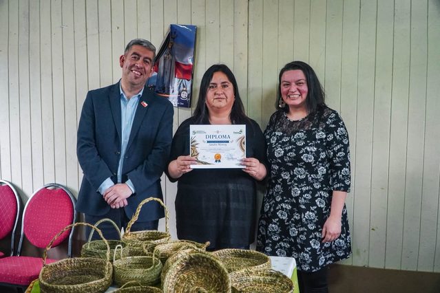 Mujeres de Santa Julia en Freire fortalecen sus tradiciones a través de la cestería
