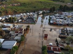 Lluvias golpean con fuerza a Lumaco: cuatro puentes dañados y enormes socavones complican la conectividad