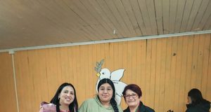 Freire: Vecinas de Quetroco fortalecen sus habilidades y espacios de encuentro a través de taller de crochet