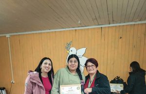 Freire: Vecinas de Quetroco fortalecen sus habilidades y espacios de encuentro a través de taller de crochet