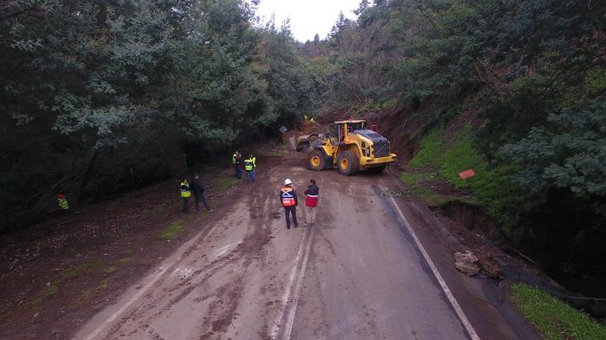 Derrumbe de gran magnitud corta conexión entre Traiguén y Galvarino: MOP trabaja para habilitar la ruta
