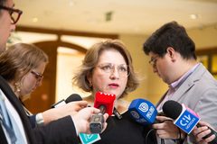 Diputada cuestiona salida de seremi de salud Araucanía: “Espero no le estén pasando la cuenta por votar en contra del relleno sanitario”