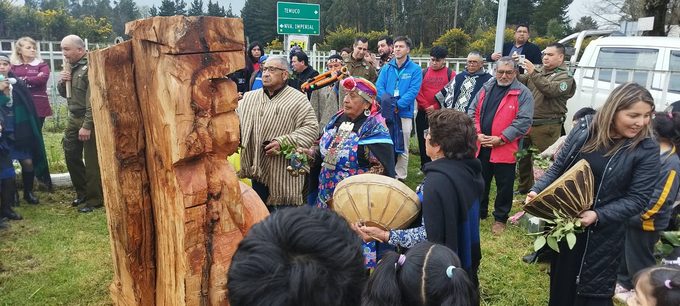 Estudiantes de la escuela El Crucero de Nueva Imperial culminan taller de instrumentos mapuches